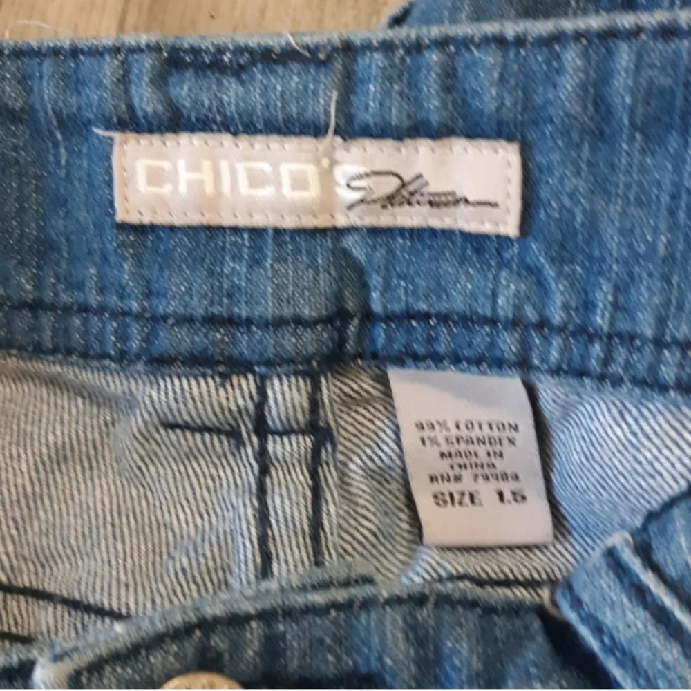 Womens jeans Crop pants sz 15 CHICO Midrise Short Pants - Picture 5 of 9